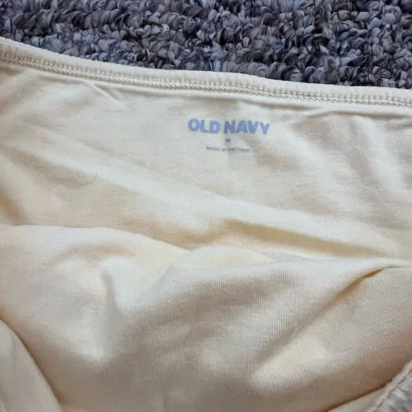 Old Navy Yellow Stretch Ribbed Crop Top – Medium, Y2K style - Picture 2 of 2